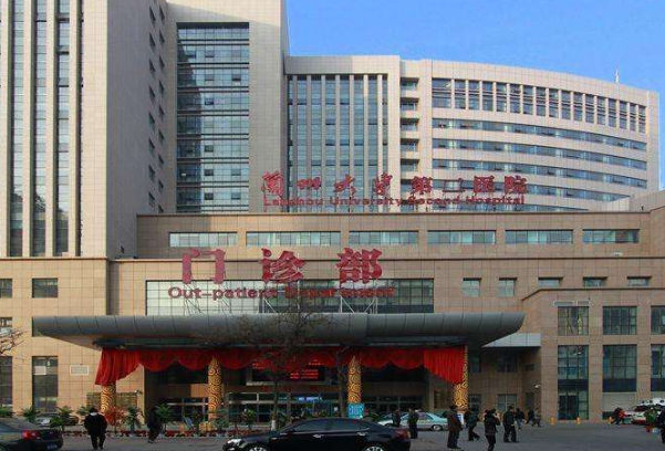 2024兰州大学第二医院割双眼皮费用?双眼皮埋线好还是割好