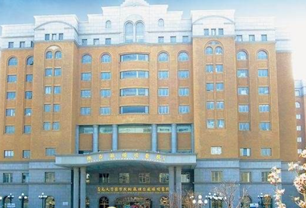 2024烟台毓璜顶医院飞秒激光价格?飞秒激光手术的利弊