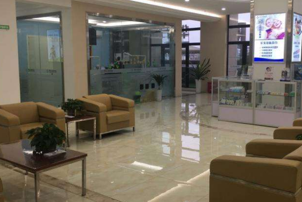 自贡华医口腔医院种牙好不好?种牙的好处与危害