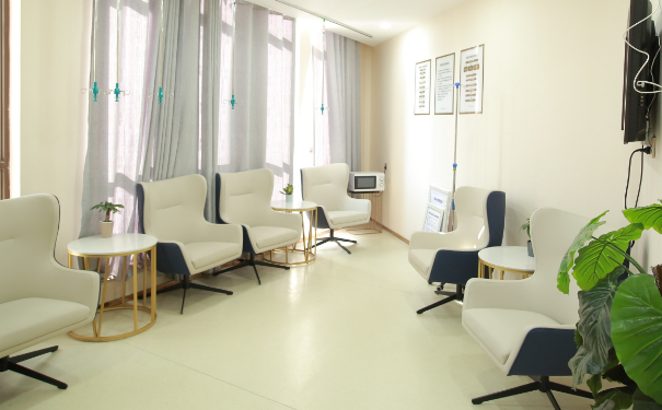 沈阳铁西丽珈医疗美容门诊部玻尿酸去皱费用多少?技术特色&一年亲测案例全解