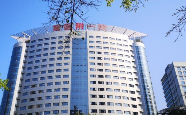 重庆医科大学附属第一医院申霄腹部拉皮手术术后半年案例|技术评测怎么样?疑问解答