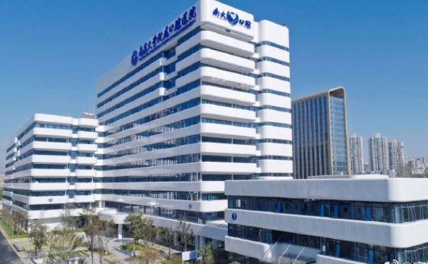 南昌大学附属口腔医院桑婷金属自锁牙套矫正技术评价怎么样?案例欣赏&效果详情